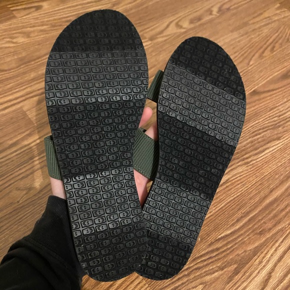 Sanuk Sandals - Picture 2 of 4